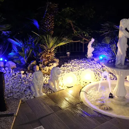 Apartamento Mini Piscina Idromassaggio Giardino E Vista A Mare Tencarola